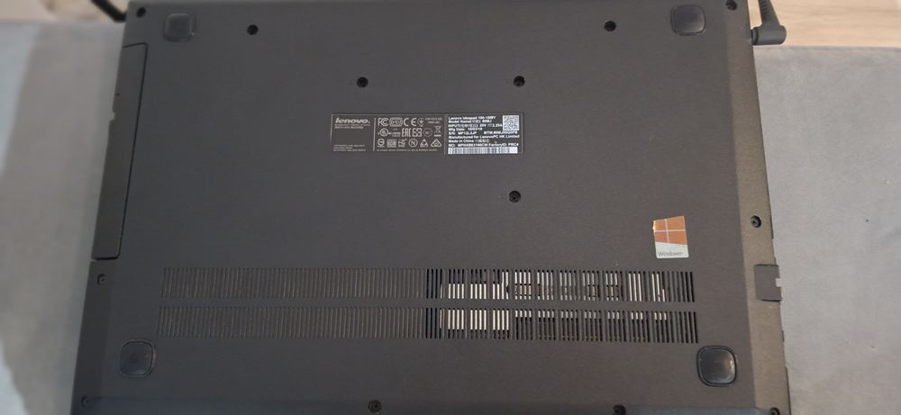 Laptop Lenovo Ideapad 100