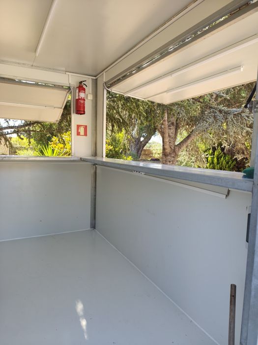 Roulote semi novo