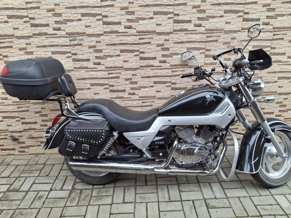 Motocykl Romet 250V