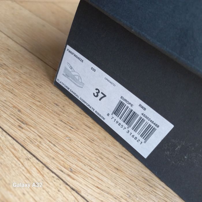 Tommy hilfiger buty 37 sandaly  stan bardzo dobry