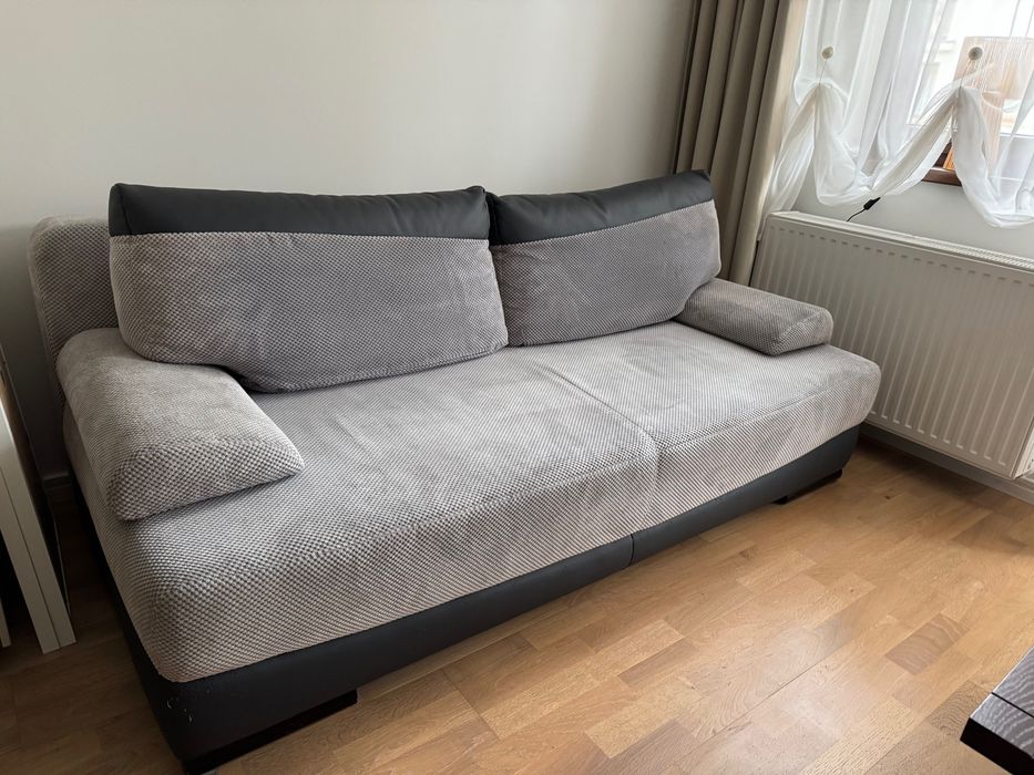 Sofa z funkcją spania i pojemnikiem na pościel