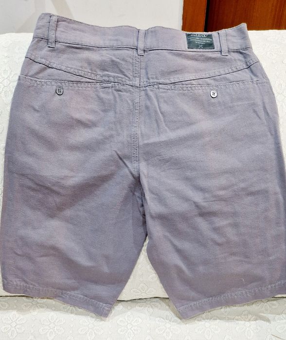 Roupa de marca semi- novas.