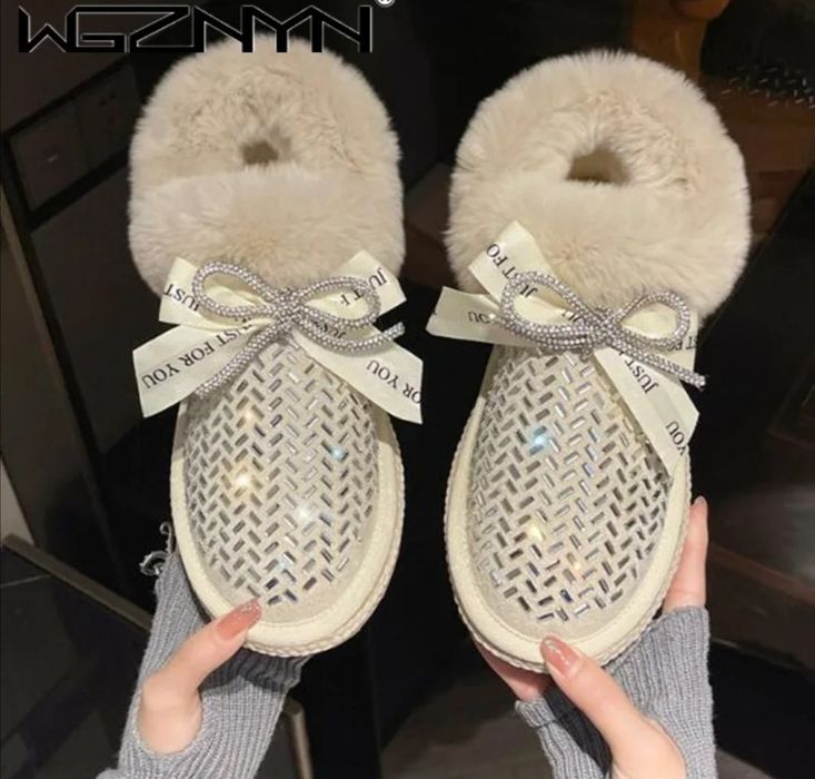 Эксклюзивные тёплые ботинки со стразами