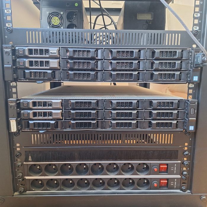 Rack para servidores Startech 4POSTRACK15U