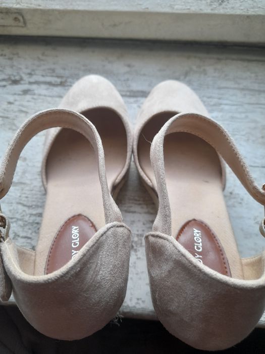 Sandały na Plecionym Koturnie