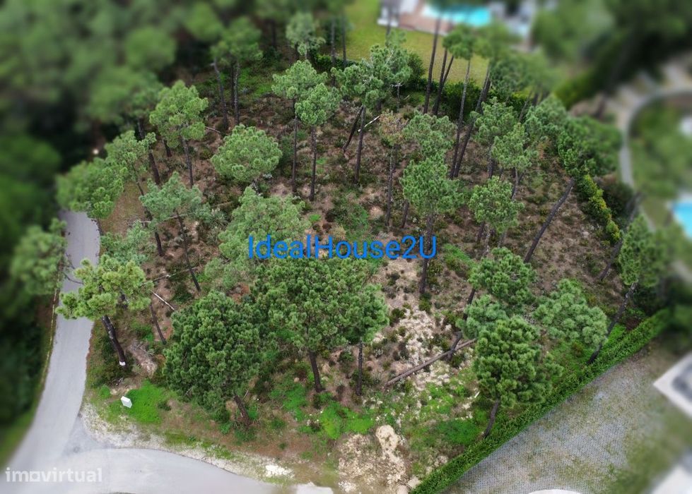 Lote com 2333m2 - condomínio da Herdade de Aroeira