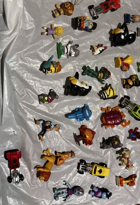 Мега-лот іграшок: Колекційні Kinder 90-х