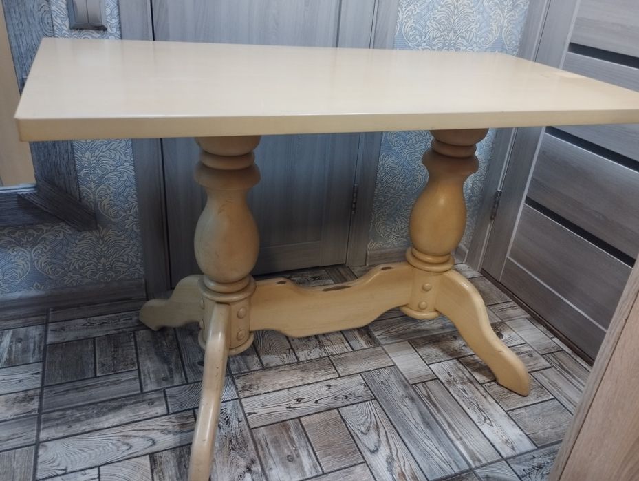 Столи кухонні та офісні