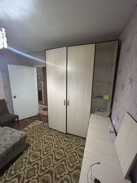 Продам 3-кімнатну квартиру з лоджею.