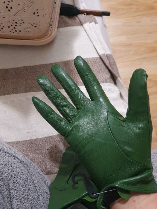 Тонкі шкіряні теплі нові жіночі печатки, є примірка