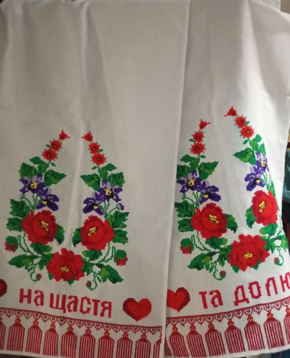 Весільний рушник ручної роботи на весільну церемонію