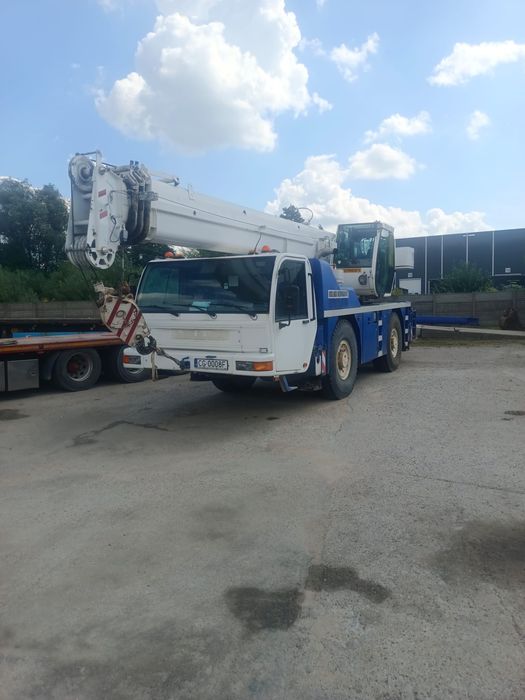 Dźwig budowlany Terex 35T