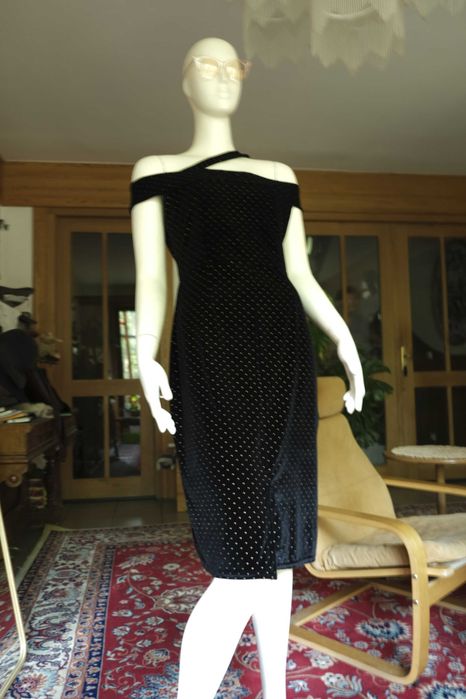 ołówkowa welurowa czarna sukienka Girls on Film Retro Pin Up vintage