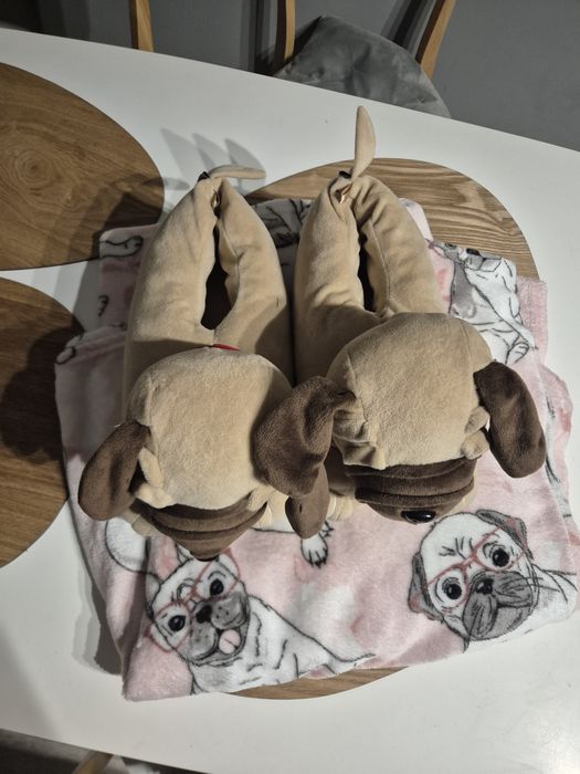 Kapcie mopsy 38-39 + kocyk