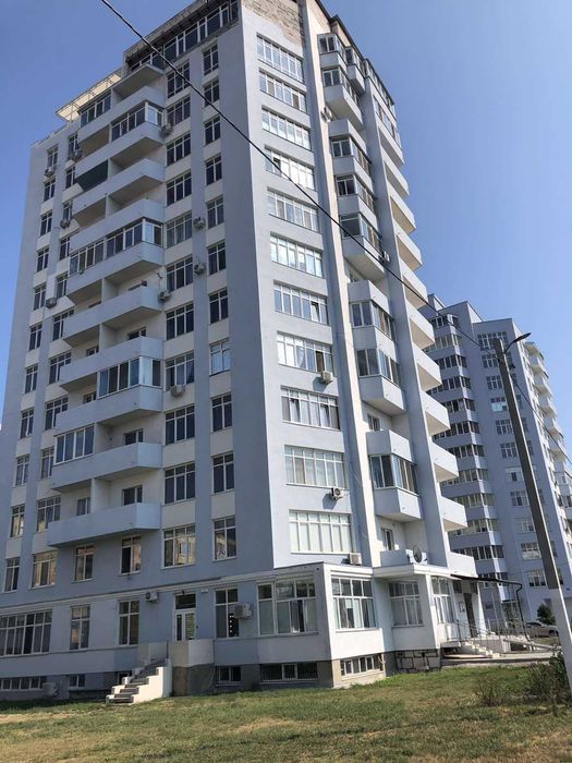 Продам 1комнатную квартиру 54кв.м. в Черноморске у моря, Монолит