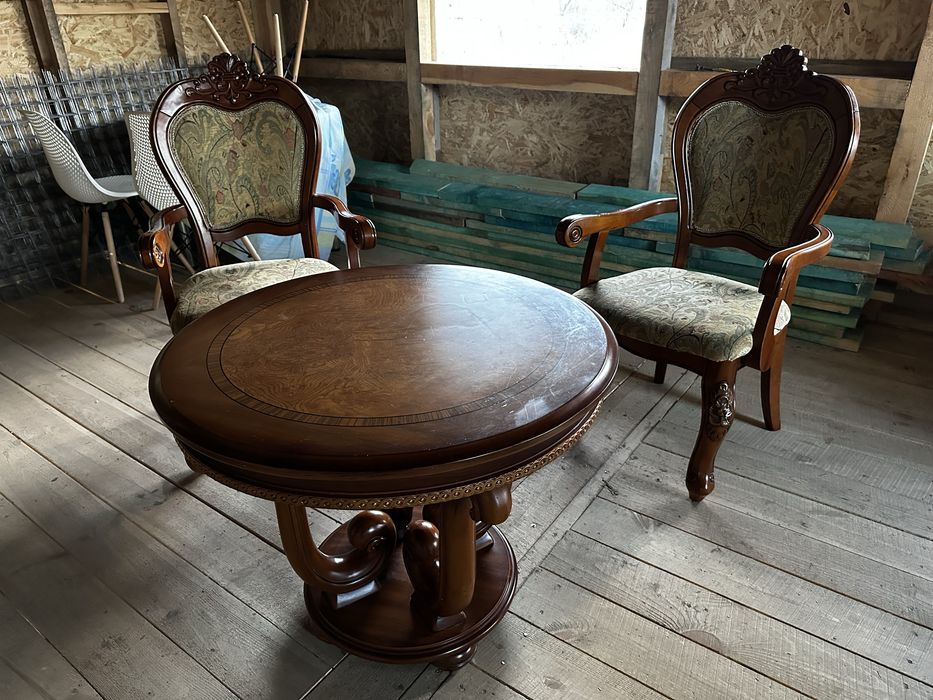 Стіл і два стула ( дерево)