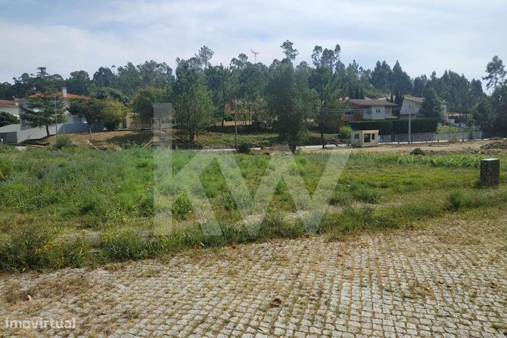 Lote de terreno para construção de moradia em Palmeira de Faro — Palmeira De Faro E Curvos, Braga