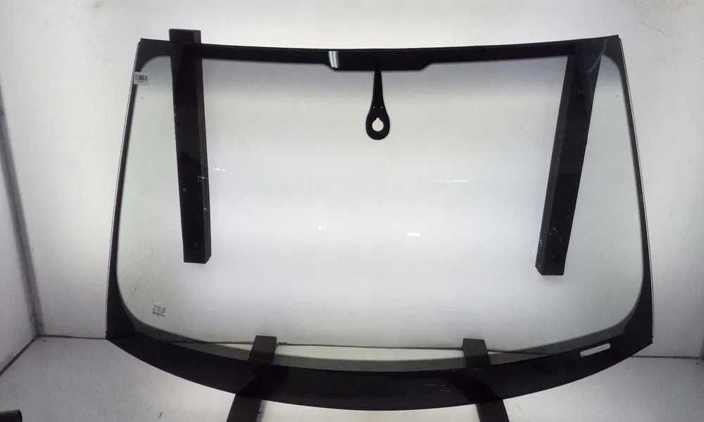 Szyba samochodowa przednia czołowa używana AUDI DOWÓZ