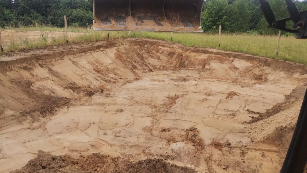 Przyłącza kanalizacyjne i usługi koparką i koparko-ładowarką