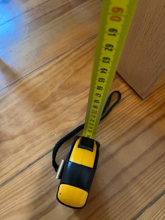 Conjunto de mesa e cadeiras