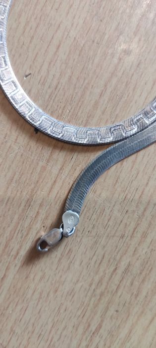 Srebrny płaski Grecki wzór