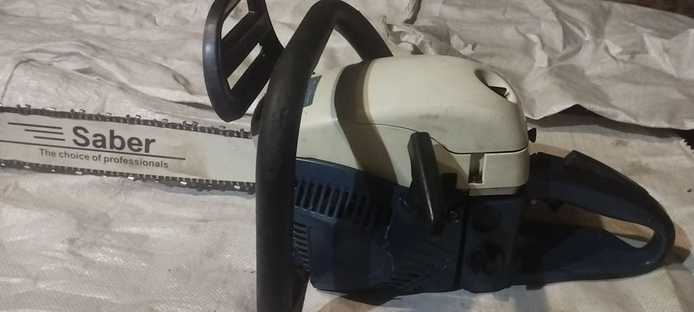 Продам бензопилу в доброму стані