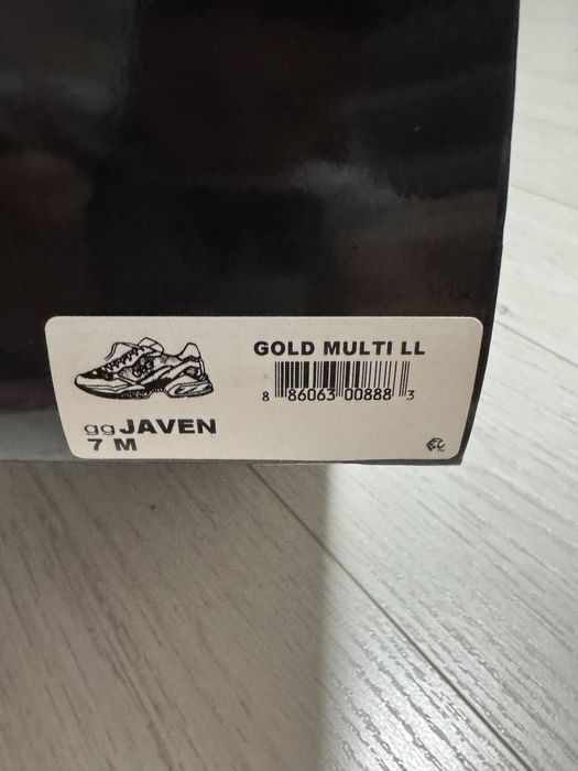 Кроссовки guess