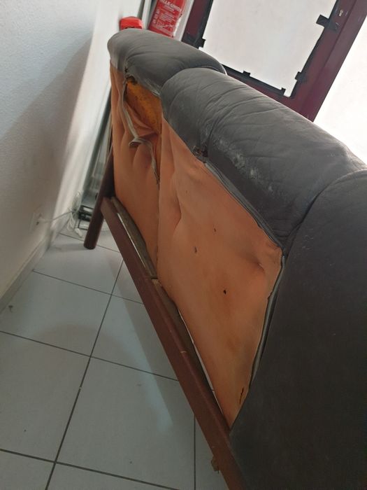 Sofá antigo em boas condições