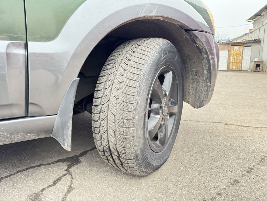 Продам автомобіль KIA SORENTO 2.5