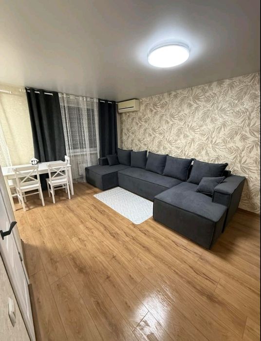 Сдам Посуточно  2, 3 комн. квартиры. Обустроены Центр