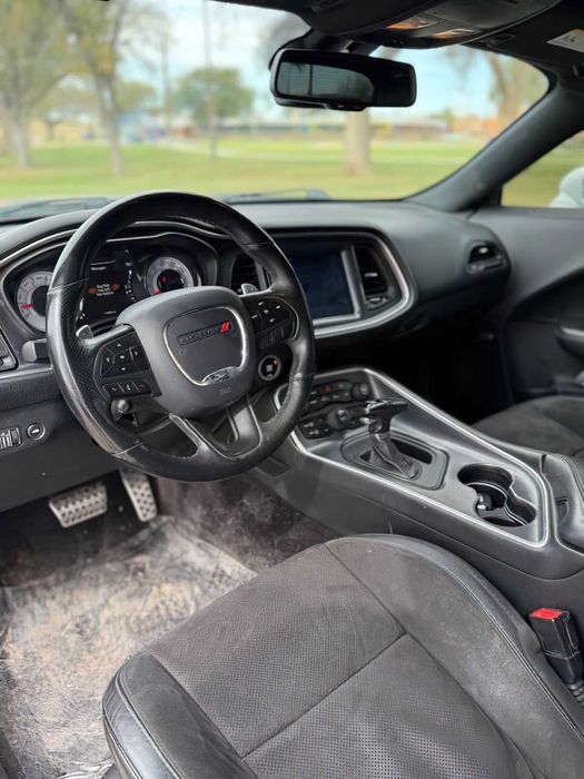 Dodge Challenger      2017