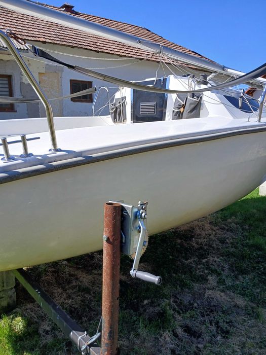 Jacht żaglowy Phobos 19