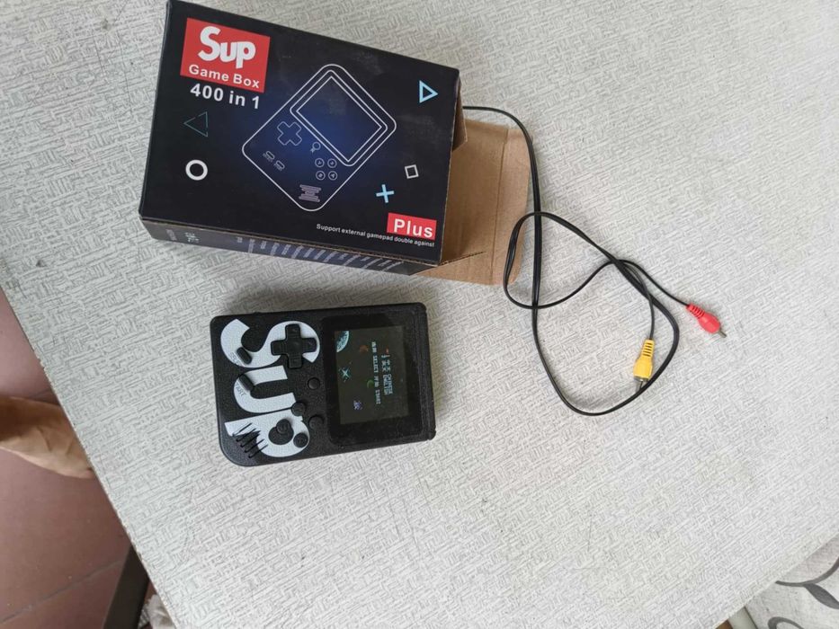 Mini przneośna  RETRO GRA SUP GAME BOX (400 IN 1)