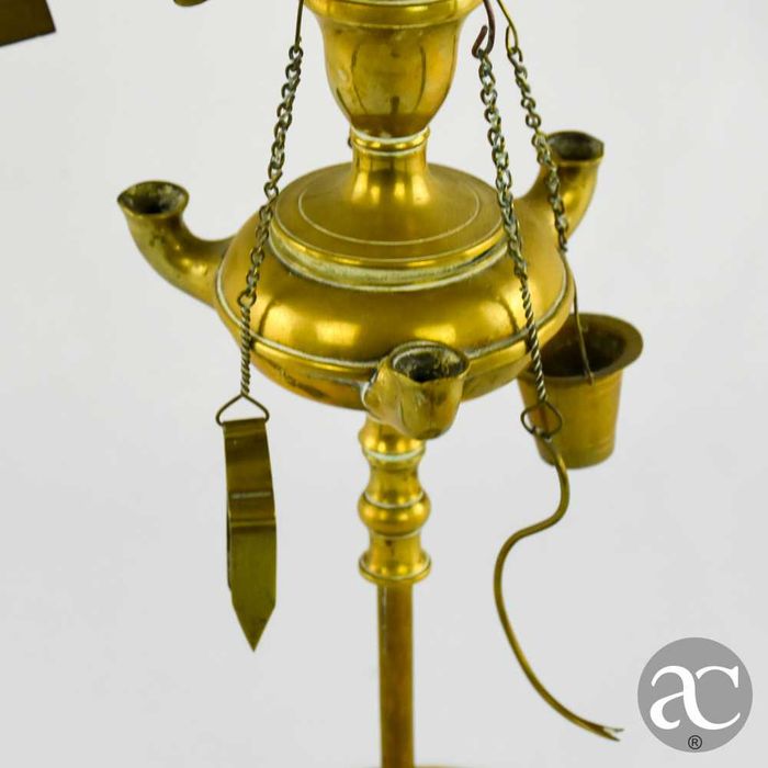 Candeia / Lamparina de azeite em metal amarelo, fabrico português, finais do séc. XIX
