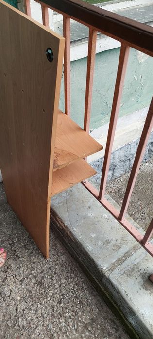 Продам поличку у нормальному стані