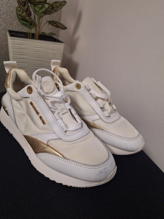 Adidasy Michael Kors . Roz około 35