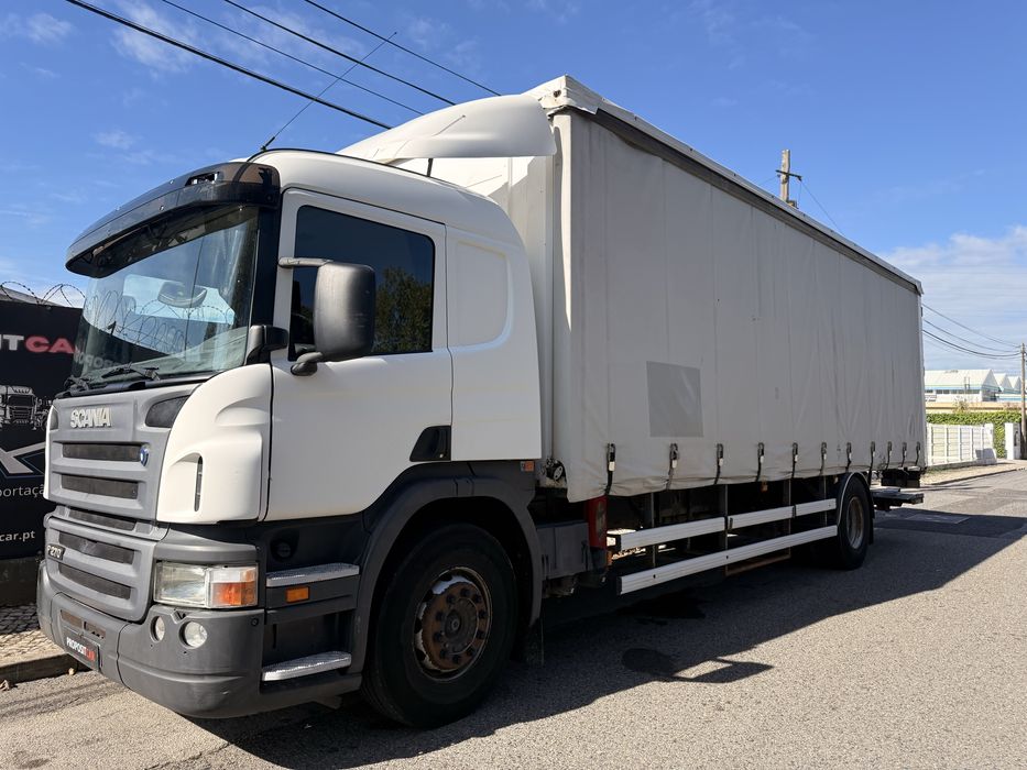 SCANIA P270 CAIXA CORTINAS+TETO+PLATAFORMA RETRATIL 8M #OPORTUNIDADE#