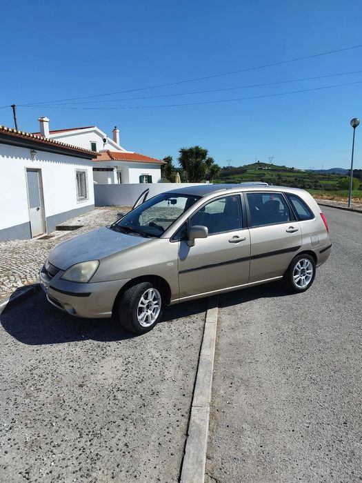 Suzuki Liana