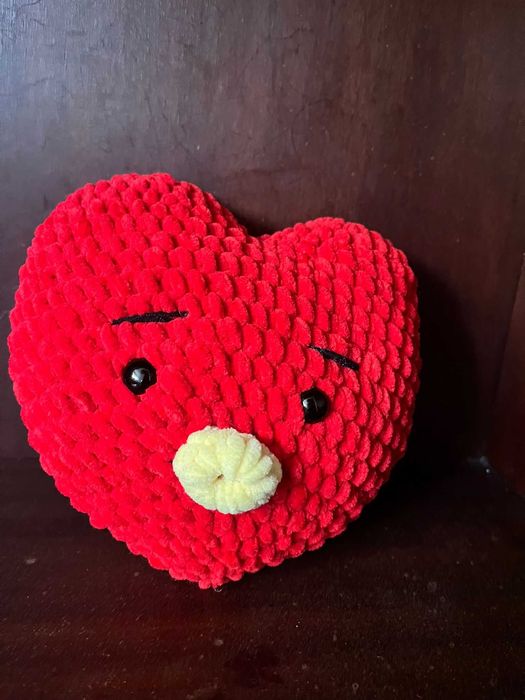 Coração de Crochê Estilo TATA (BT21) – Feito à Mão