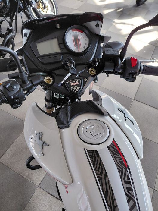 Мотоцикл TVS APACHE RTR 180