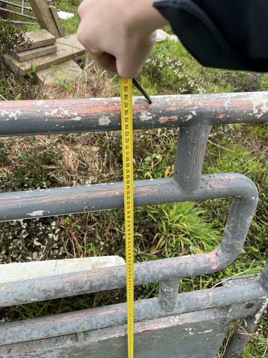 Portão em tubo de ferro