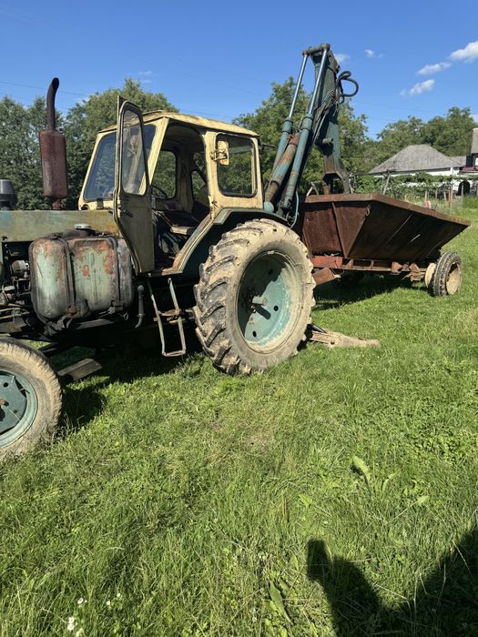 трактор ЮМЗ погрущик