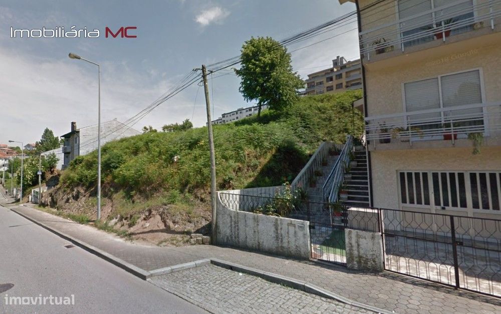 Terreno Em Gaia — Oliveira do Douro, Porto