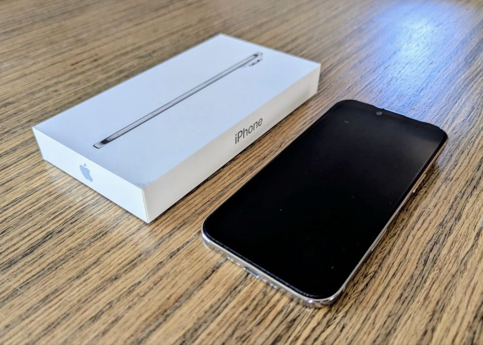 iPhone 17 Air, Cloud White, 256GB, super stan