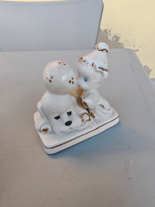 Peças antigas de porcelana