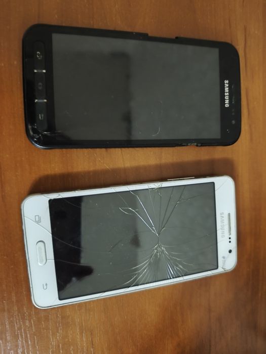 Телефон мобільний