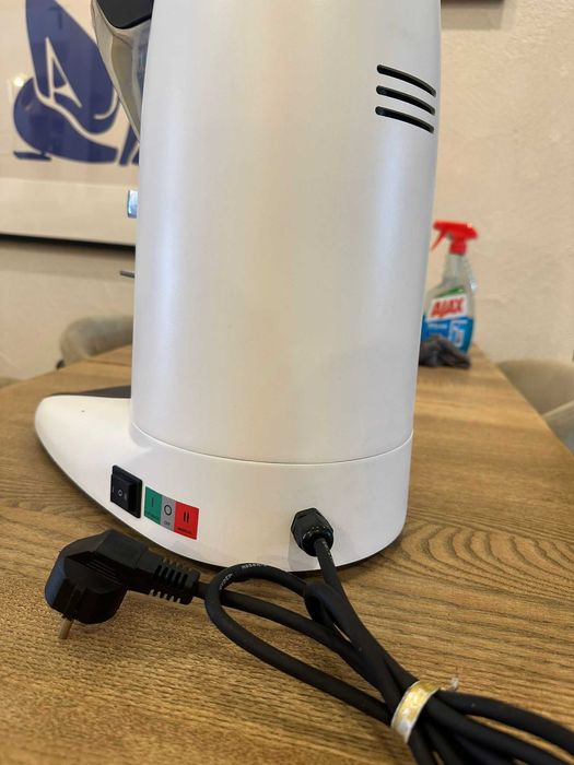 Moinho de Café Compak F8
