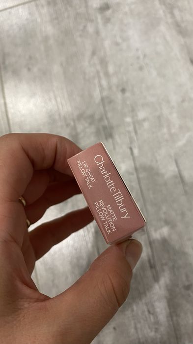 Charlotte Tilbury Pillow talk lip cheat pomadka do ust i konturówka