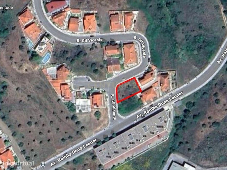 Terreno em Abrantes para construção de moradia — Abrantes (São Vicente E São João) E Alferrarede, Santarém