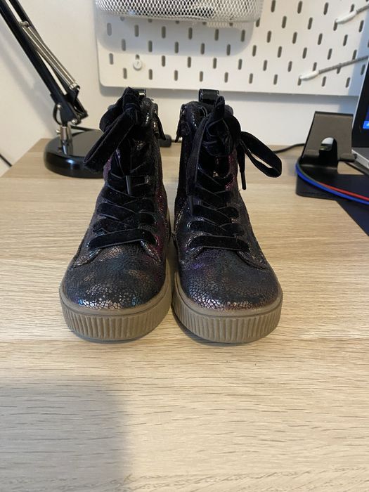 Buty zimowe na grubej podeszwie